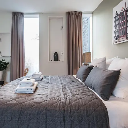 Short Group Amstel Delight Amsterdam