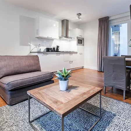 Short Group Amstel Delight 호텔 *