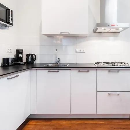 Short Group Amstel Delight