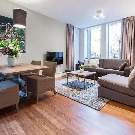 Short Group Amstel Delight