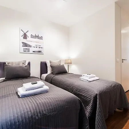 Short Group Amstel Delight Amsterdam