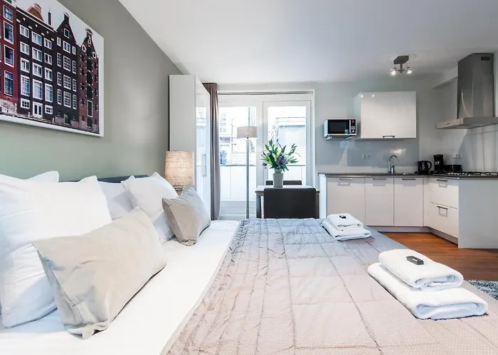 Short Group Amstel Delight אמסטרדם