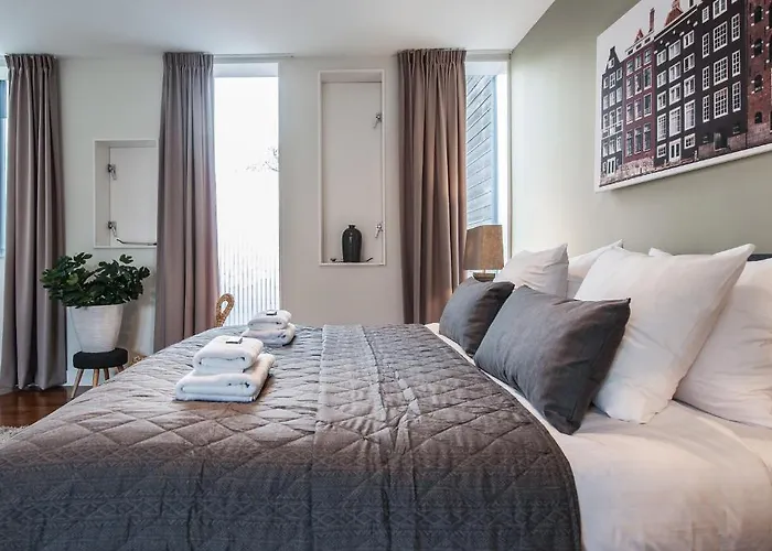 Short Group Amstel Delight אמסטרדם