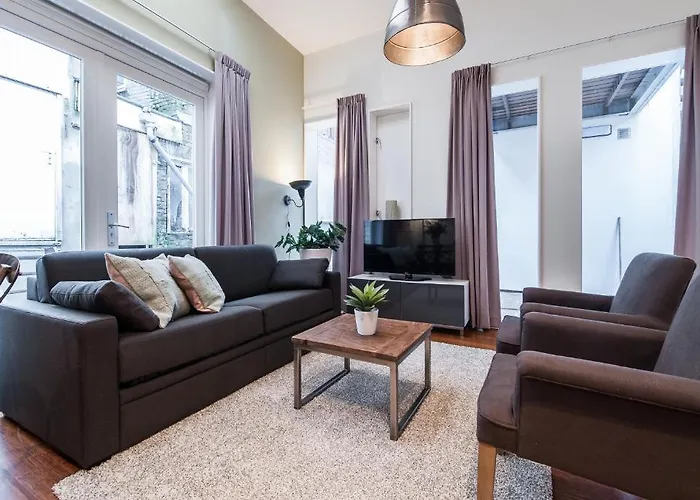 Short Group Amstel Delight מלון *