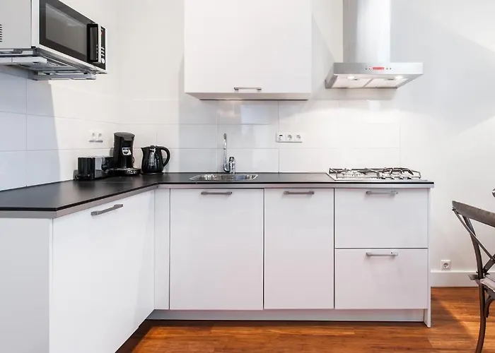 Short Group Amstel Delight