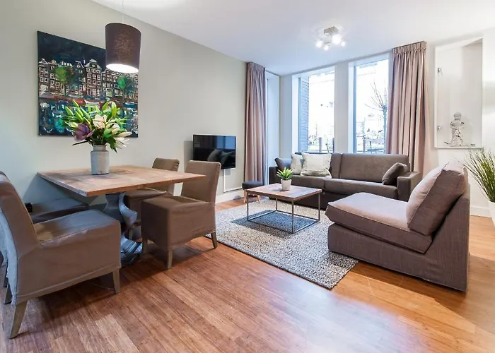 Short Group Amstel Delight