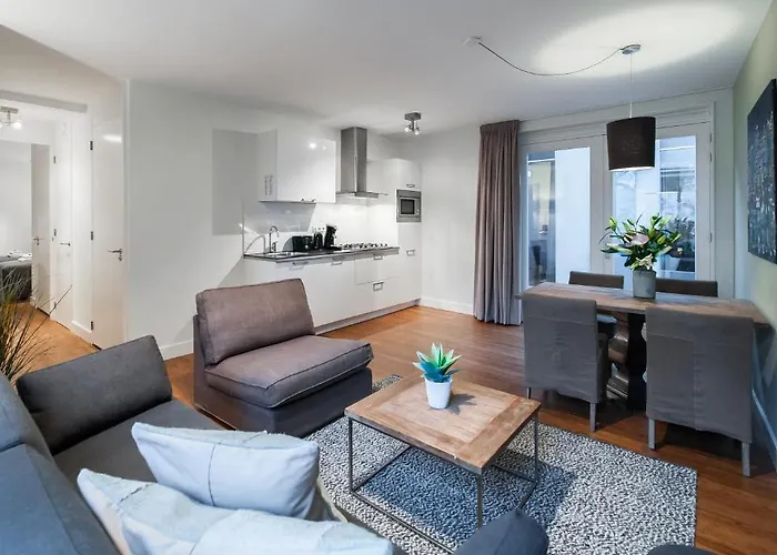 Short Group Amstel Delight